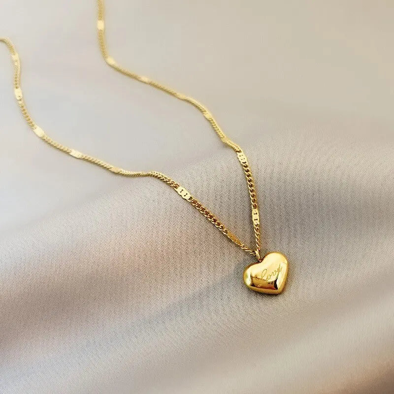 The Amour Pendant Necklace