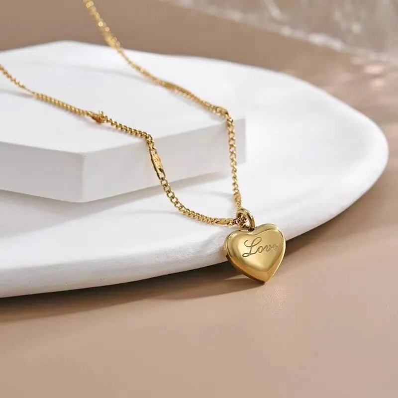 The Amour Pendant Necklace